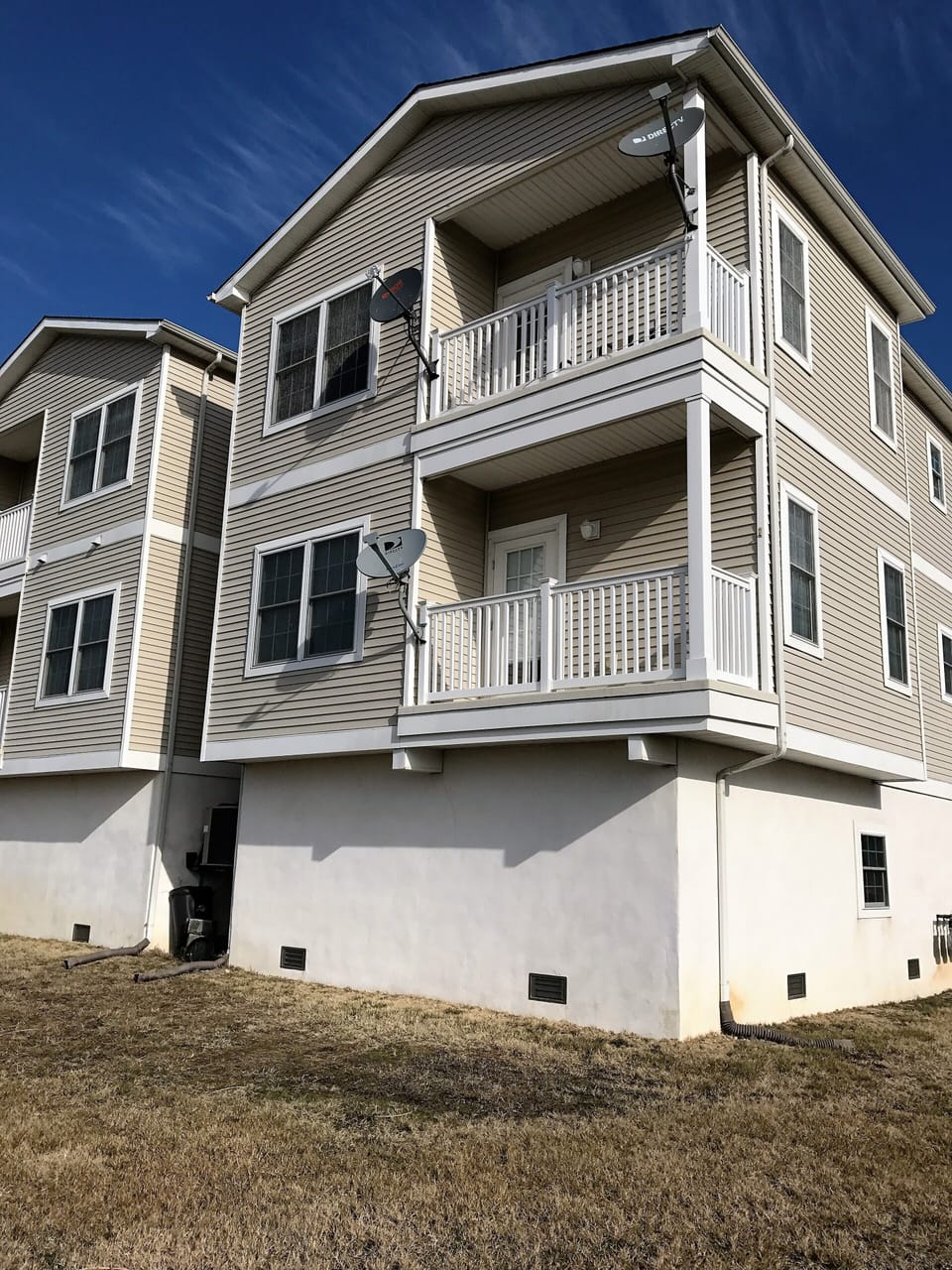 private rear deck off of master bedroom