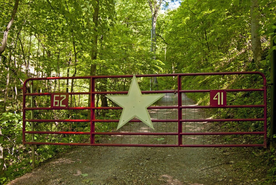 Entrance to Star Haven Lodging