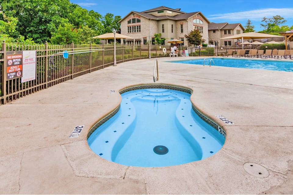 Relaxing hot tub at Pointe Royale