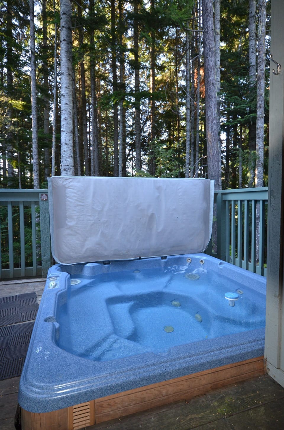 Enjoy this private Hot Tub after long day on the slopes!