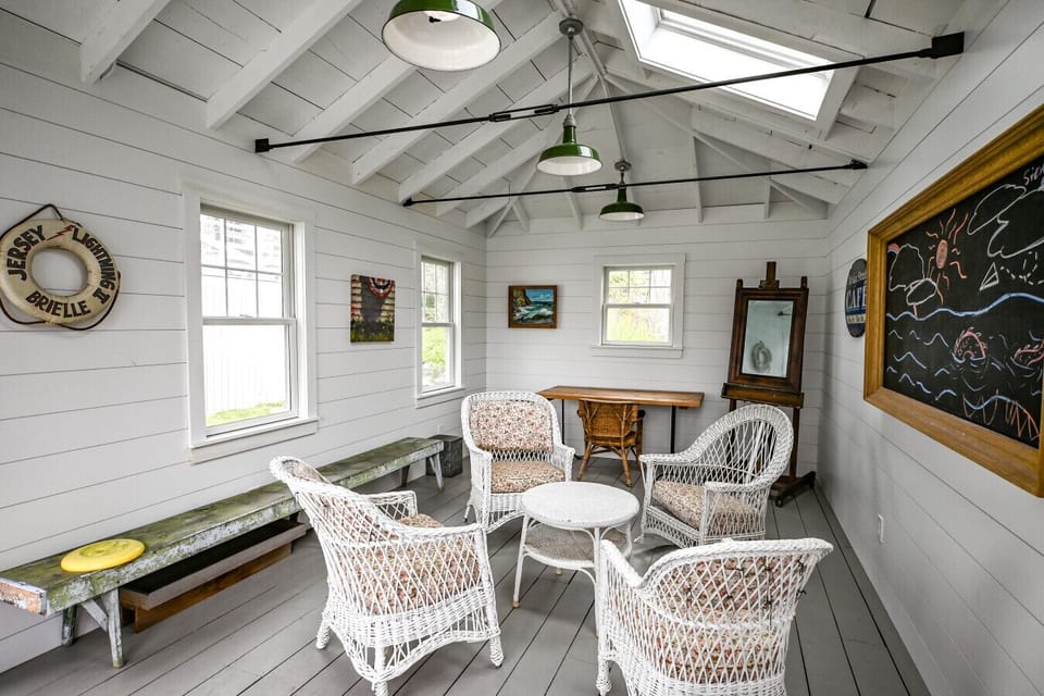 Newly renovated garage perfect for working or relaxing
