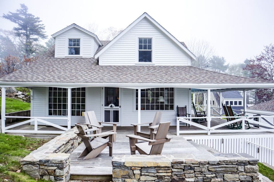 Front porch sitting area