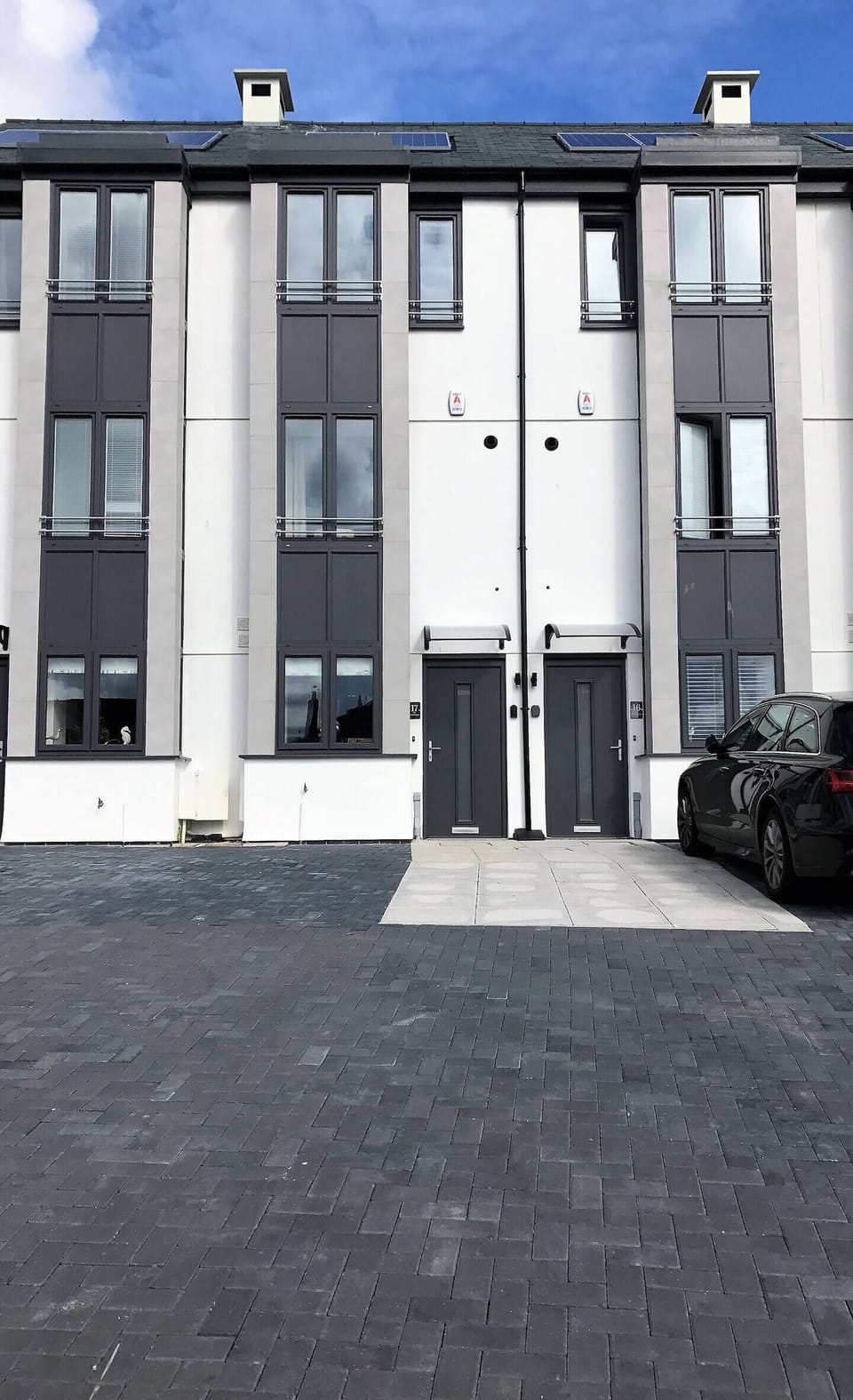 3-Storey townhouse, central Newquay. Off-road parking for two vehicles
