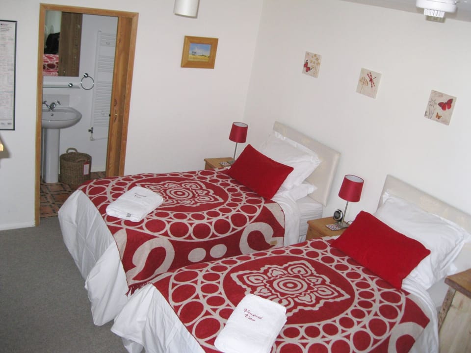 studio apartment showing twin bed option