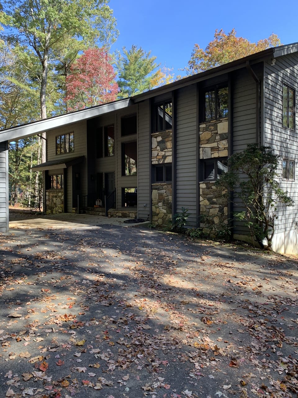 Front of beautiful split level home w/
covered entryway