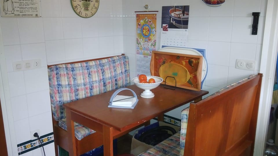 Kitchen table corner