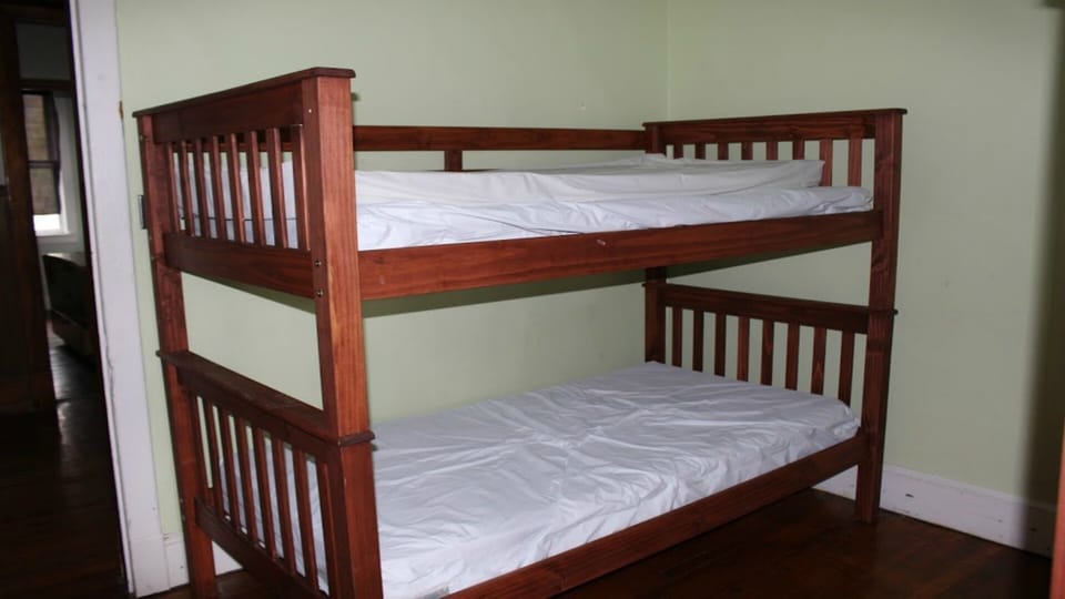 BEDROOM #4
SLEEPS 4, 2 BUNKS