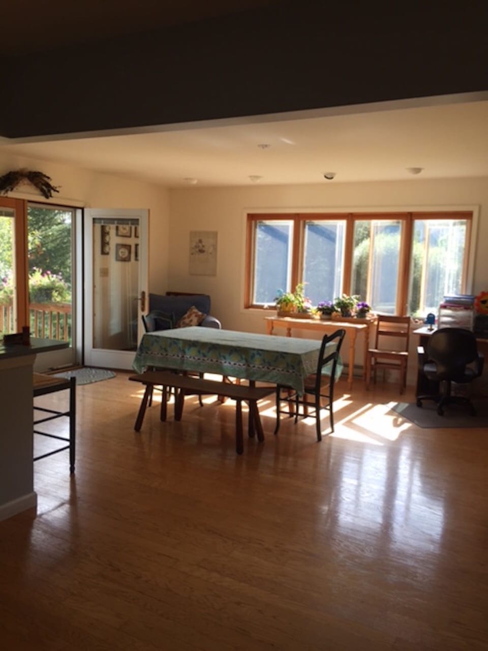 Great room/Dining table