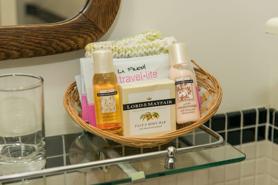 Bathroom amenities