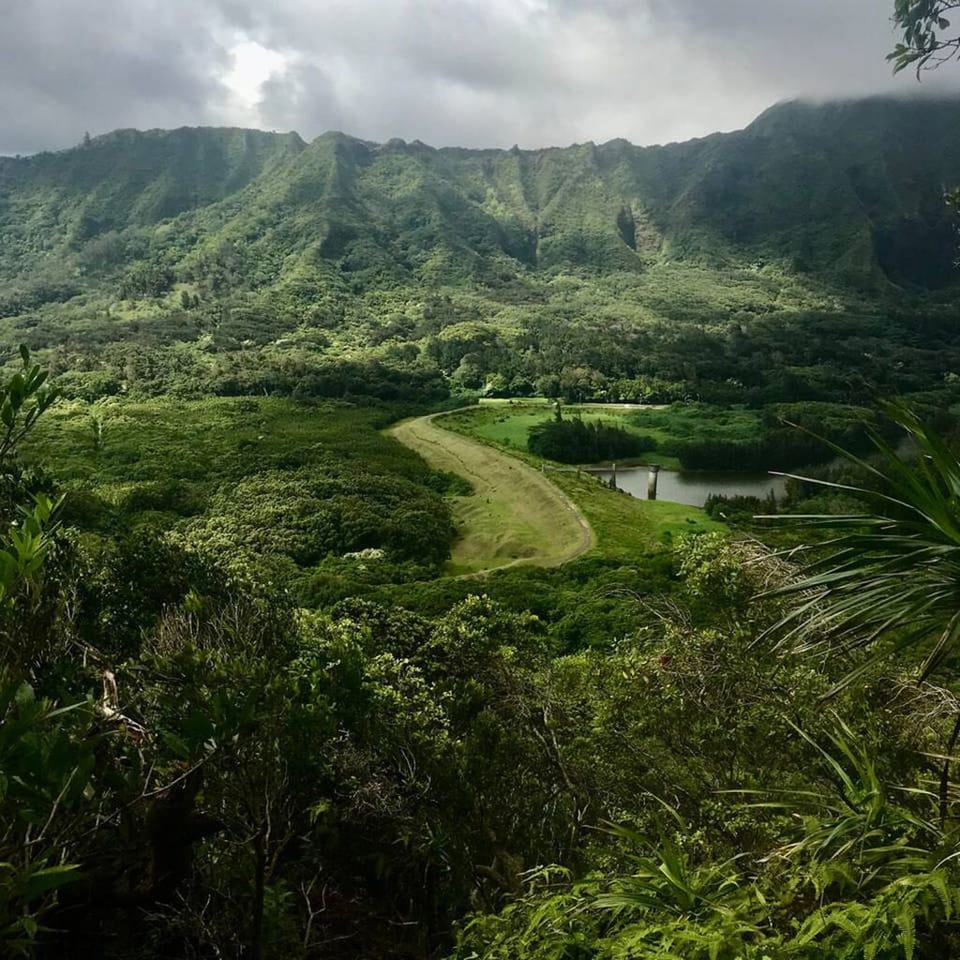 Hike to Diamondhead from the unit 
