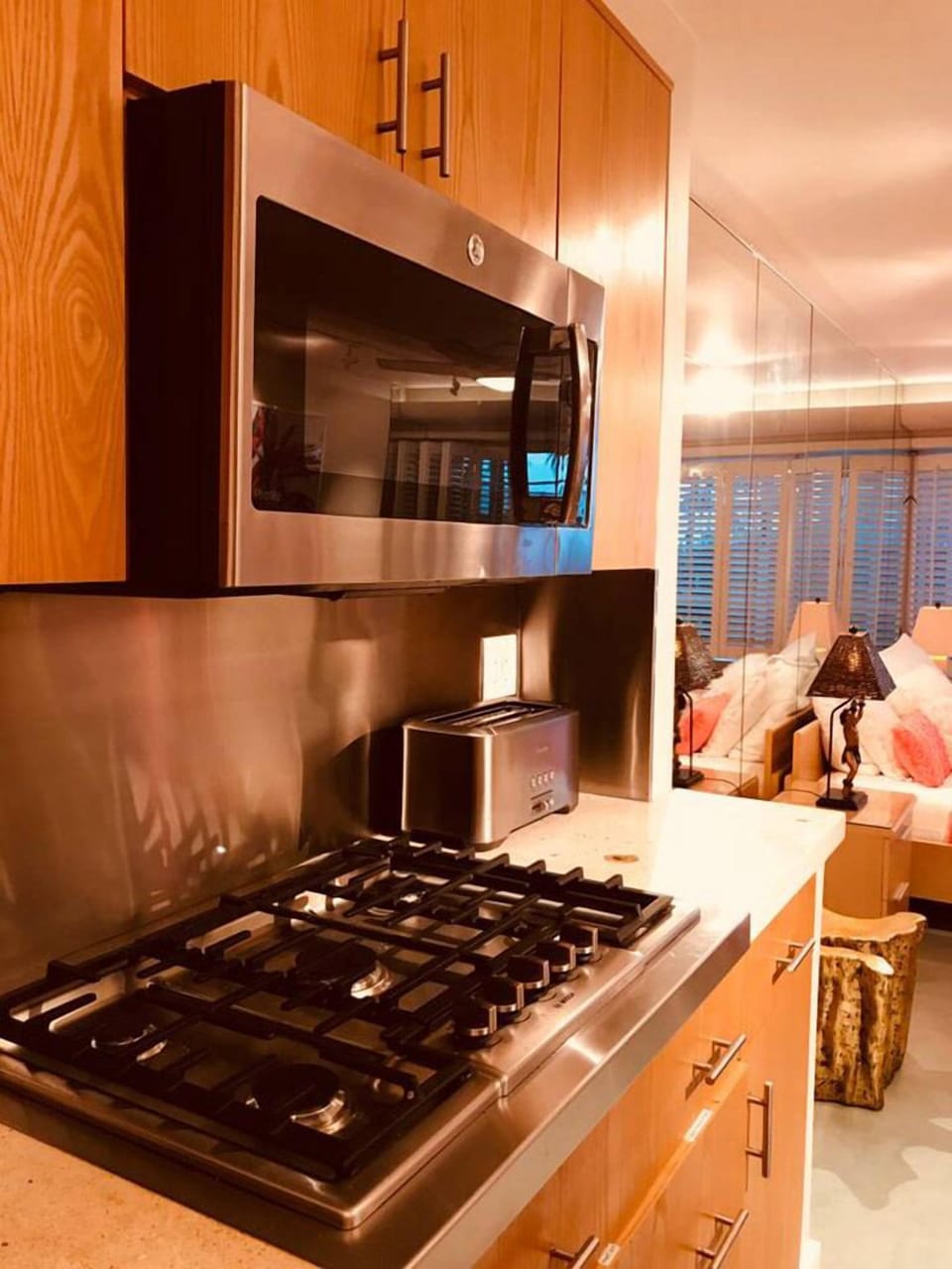 5 burner gas cooktop and induction oven makes cooking a breeze. 