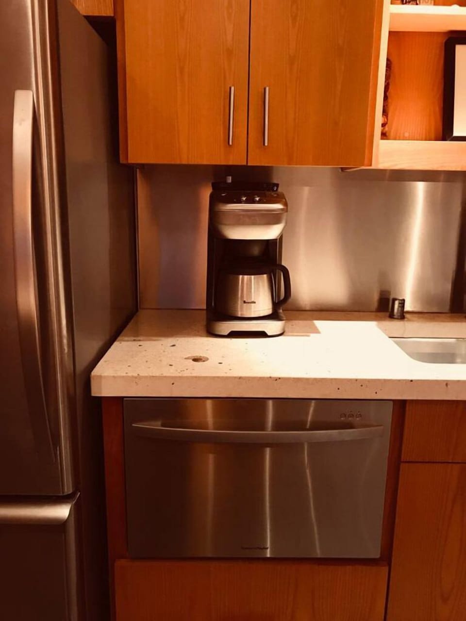 Grind whole bean coffee for the freshest Hawaiian cup of joe. 