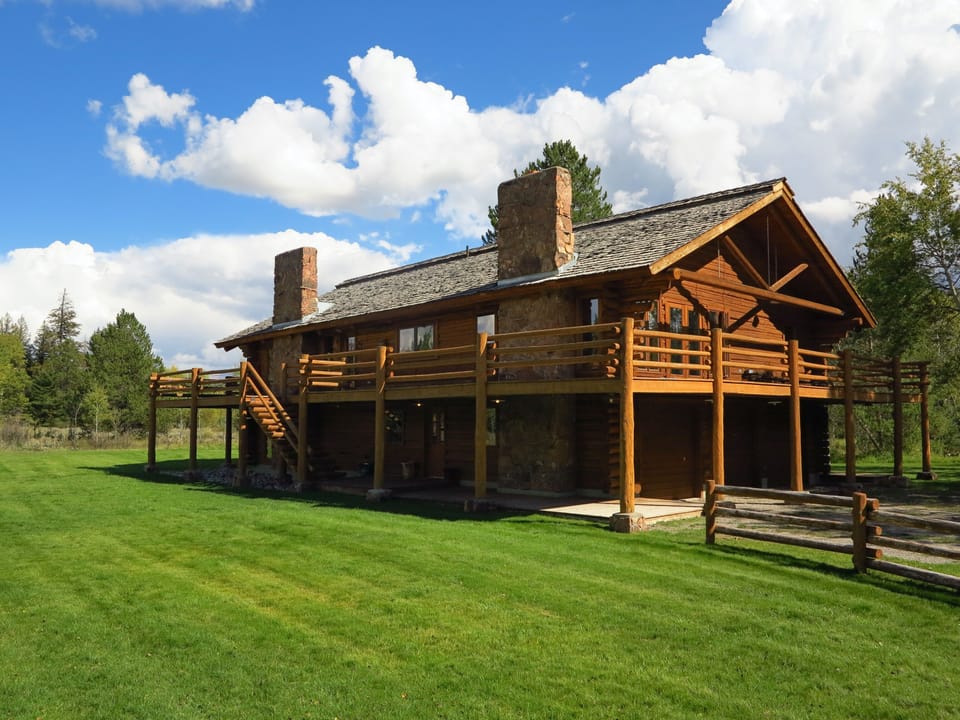 Exterior of cabin with wraparound balcony