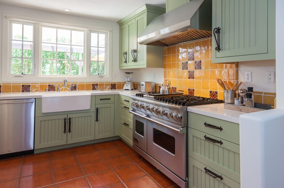 Kitchen with 6 burner + grill and 2 stove Viking cooker + KitchenAid F/F.