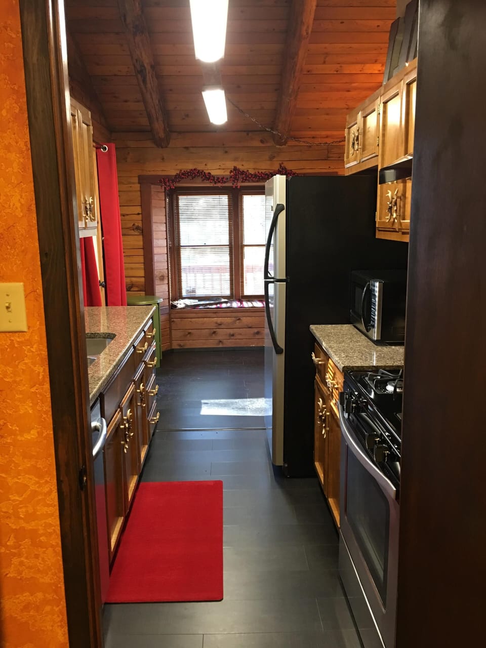 Fully-equipped Kitchen. Enjoy watching the wildlife as you cook meals.