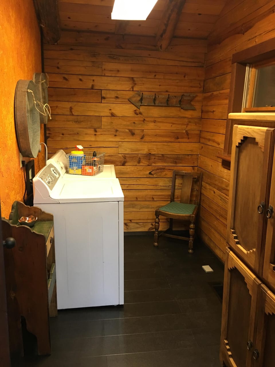 Full-size Washing Machine and Dryer in Laundry Room