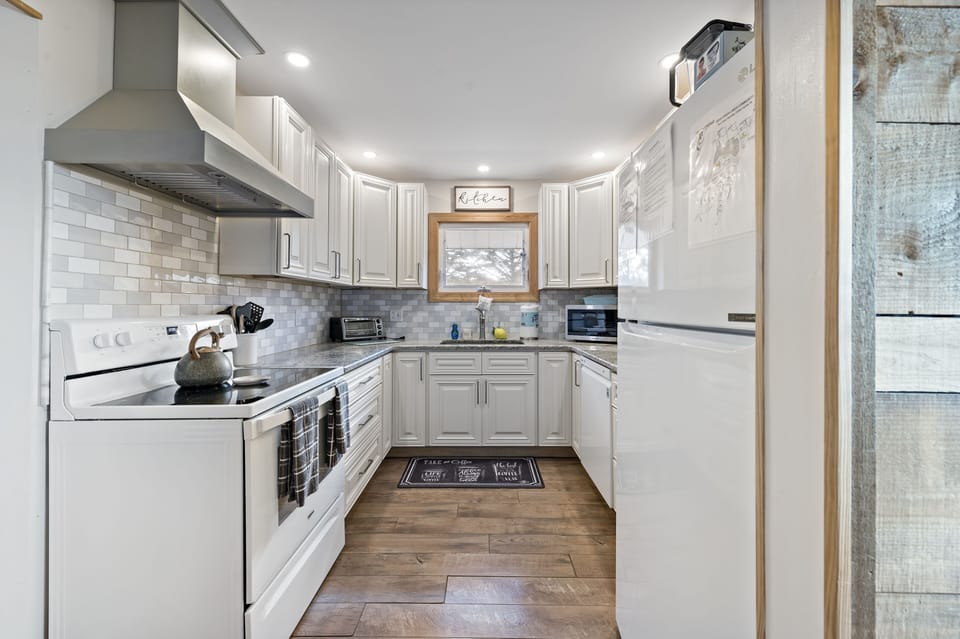 Meal prep is easier, with a stocked kitchen, for the traveler that loves to cook