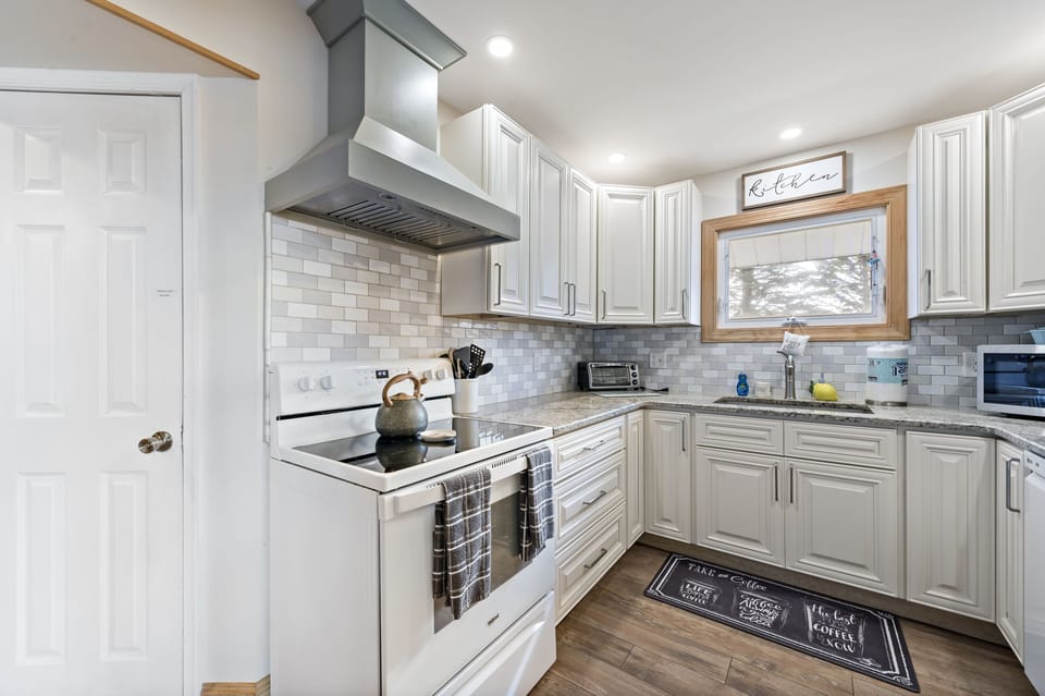 Meal prep is easier, with a stocked kitchen, for the traveler that loves to cook