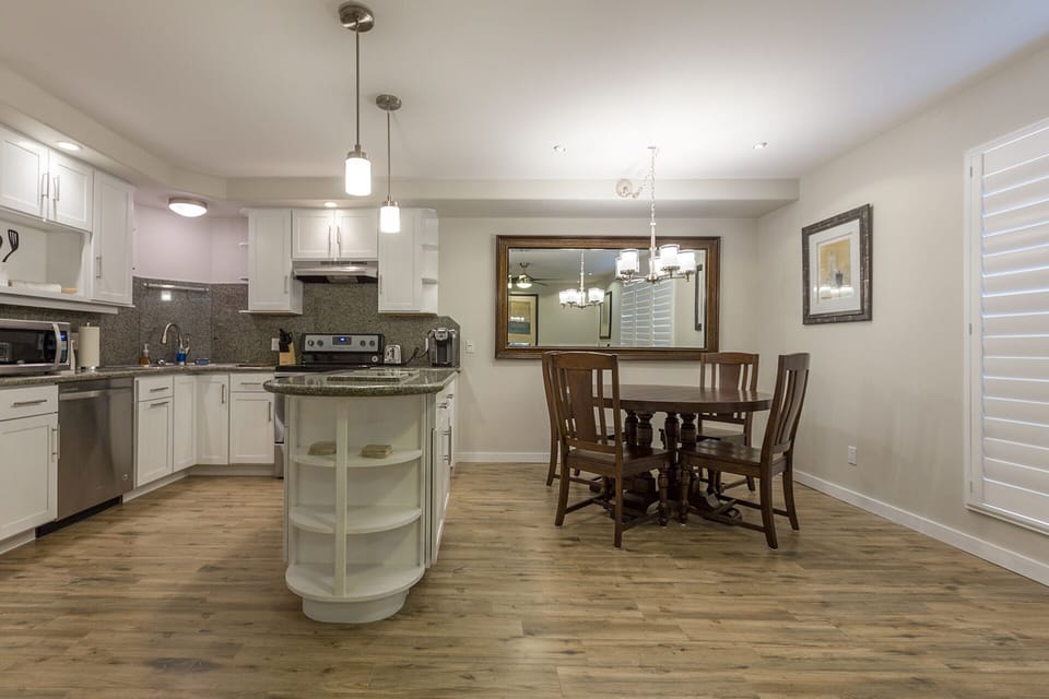 Kitchen & dining 2