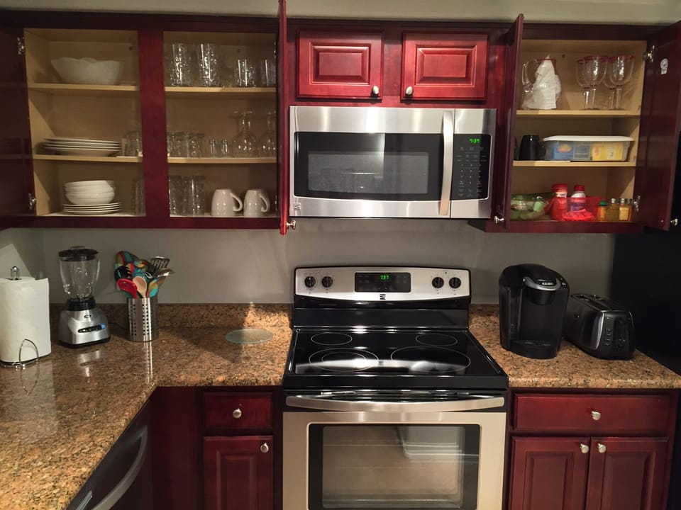 WELL- STOCKED KITCHEN * DISHWARE, GLASSWARE, STEMWARE * ALL ELECTRIC APPLIANCES