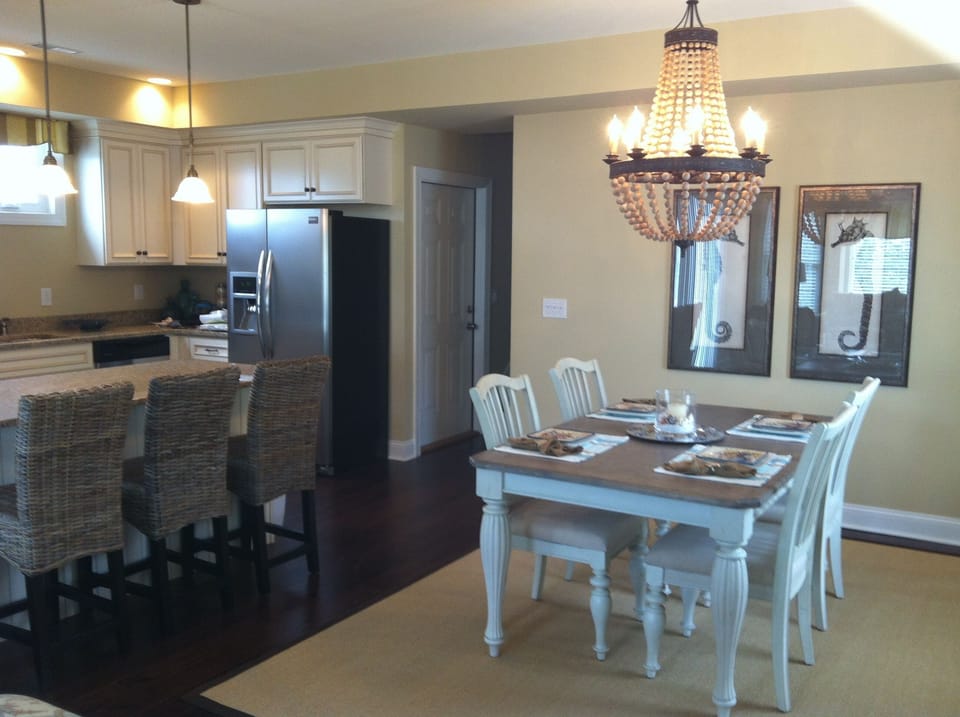 Kitchen/Dining Area