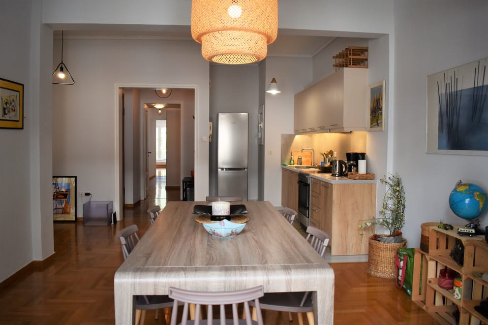 Spacious Downtown Boho Apartment