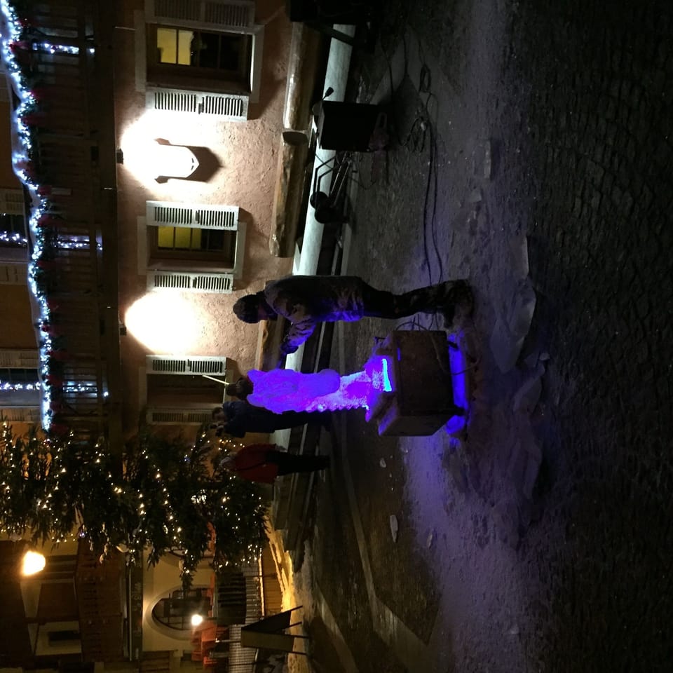 Ice sculpture 