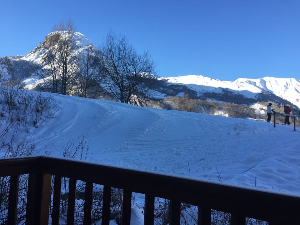 Ski back to apartment