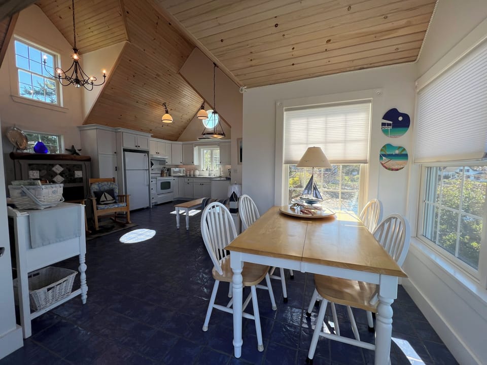 Nautical Nest is an all open floor plan.