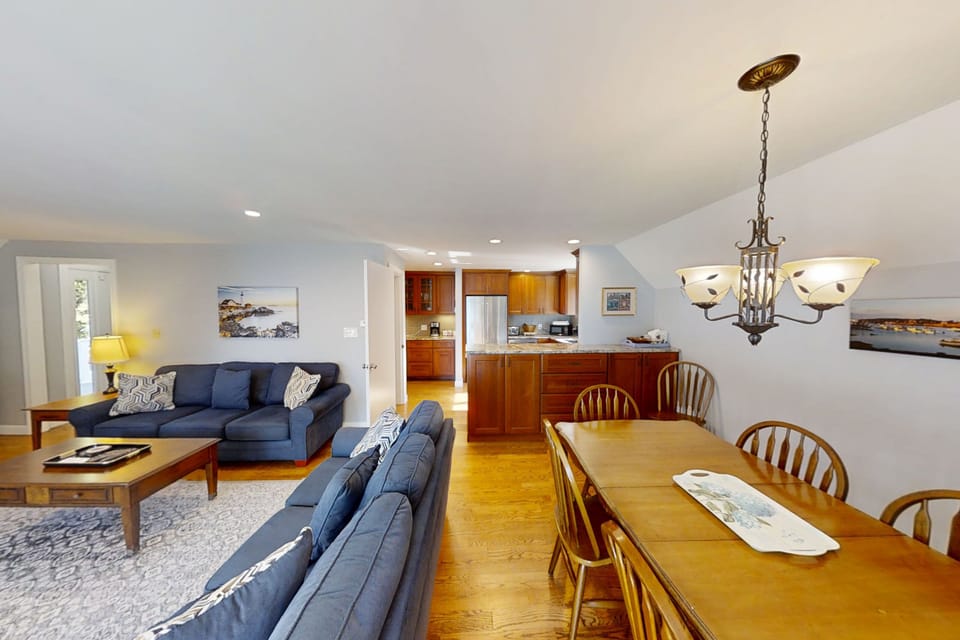 Second level dining area.