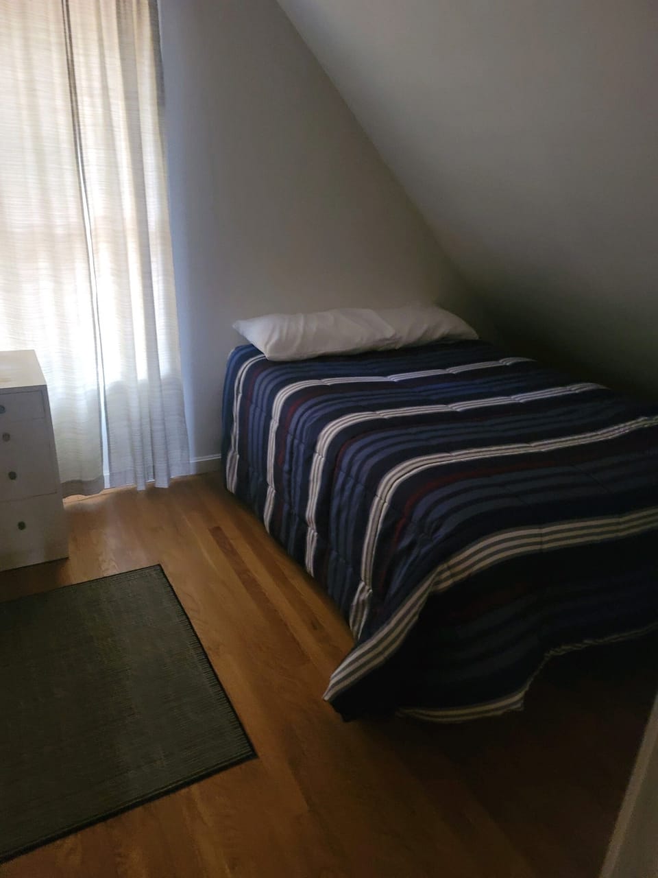 Bedroom 4- second full size bed 