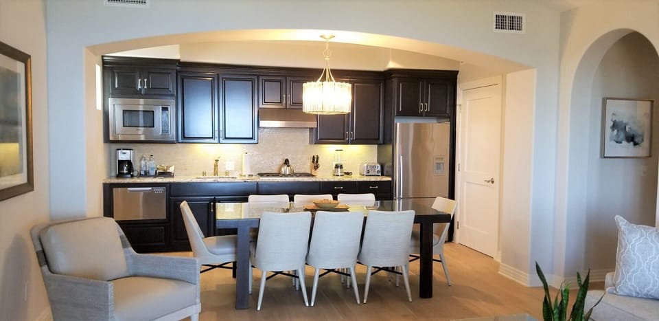 Fully Equipped Kitchen and Dining Area with Seating for 8