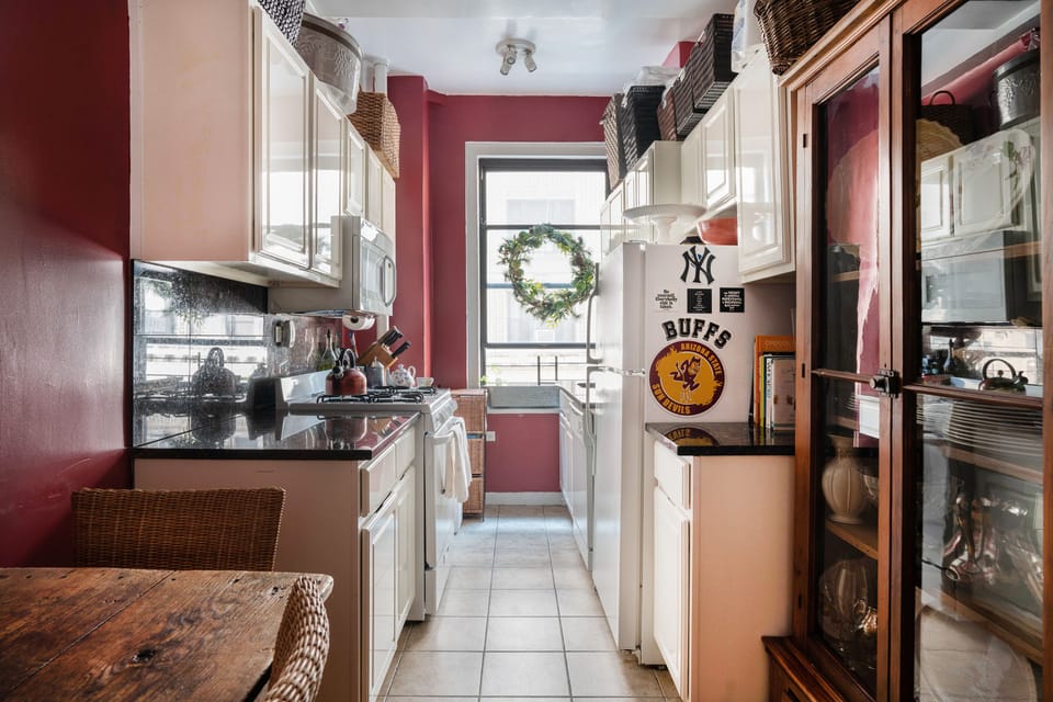 Eat-in Kitchen
