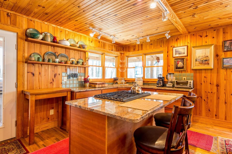 Kitchen, Dine at Island