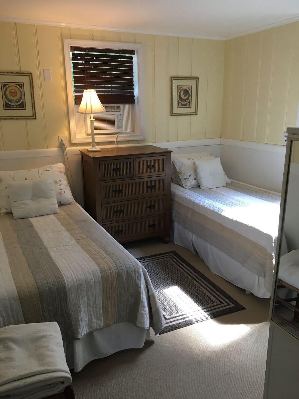 Second bedroom (two twins)
