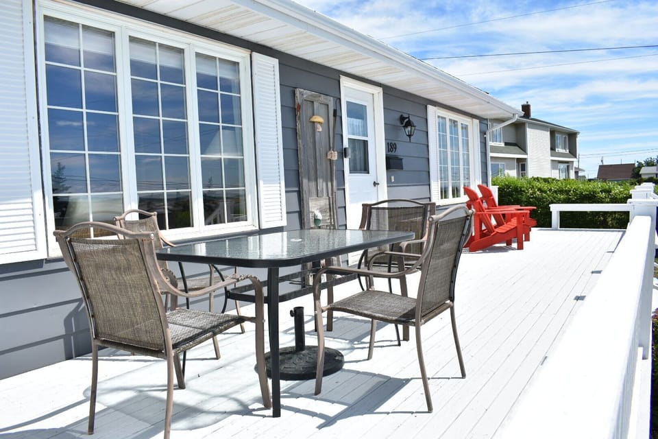 Large front deck for dining and watching the fishing boats and seabirds.