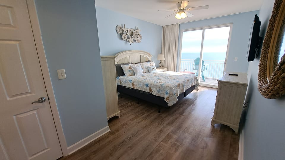 Main bedroom king