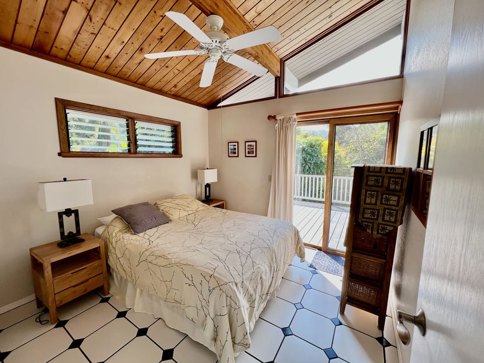 Queen bedroom 2