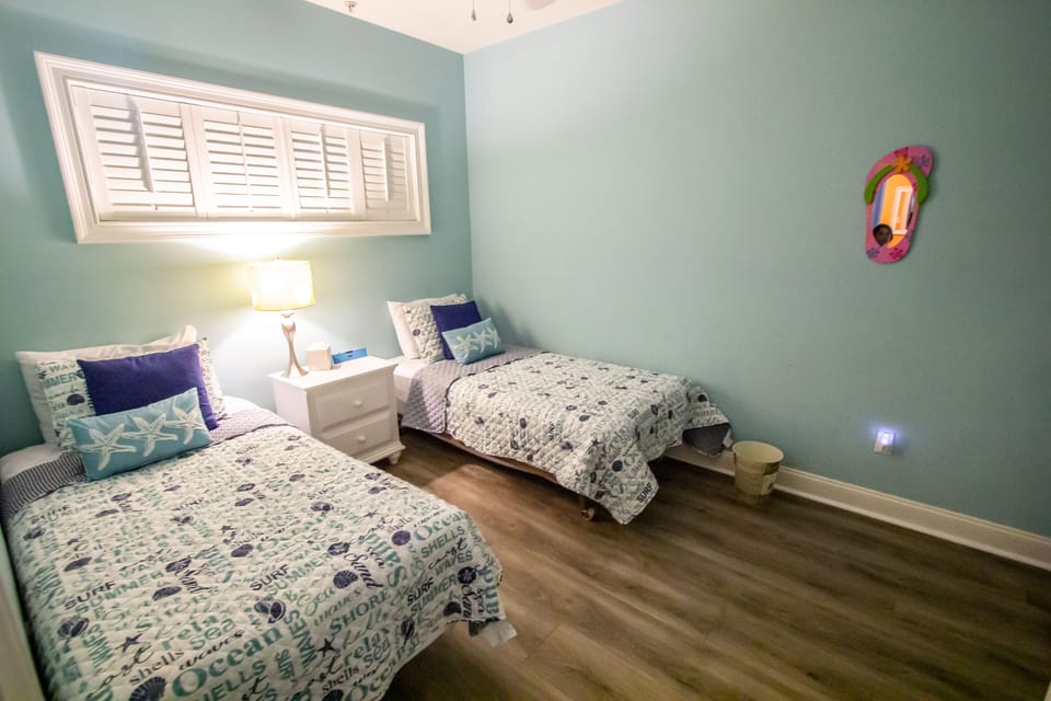 Bedroom #3 with two twin beds 