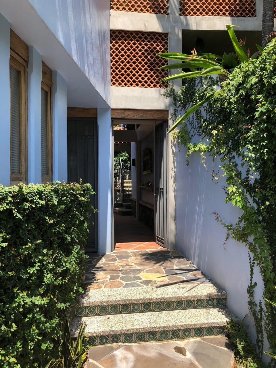Entering the casita section during daytime. Studio at left. 