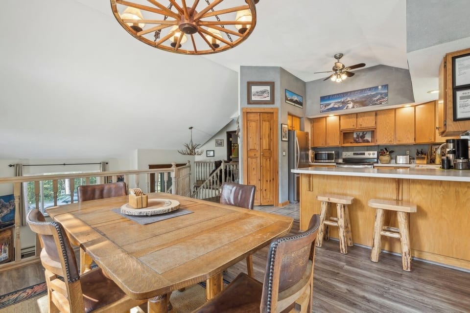 Light filled fully appointed kitchen with all new appliances
