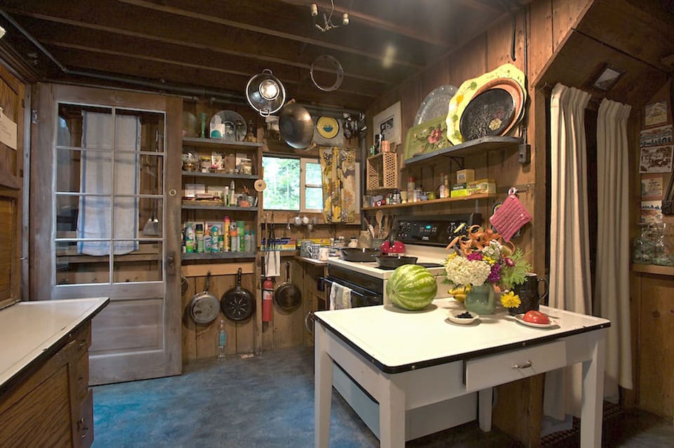 Another view of the kitchen.