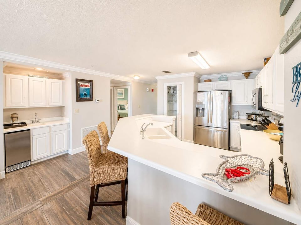 Wet Bar, Breakfast Bar 