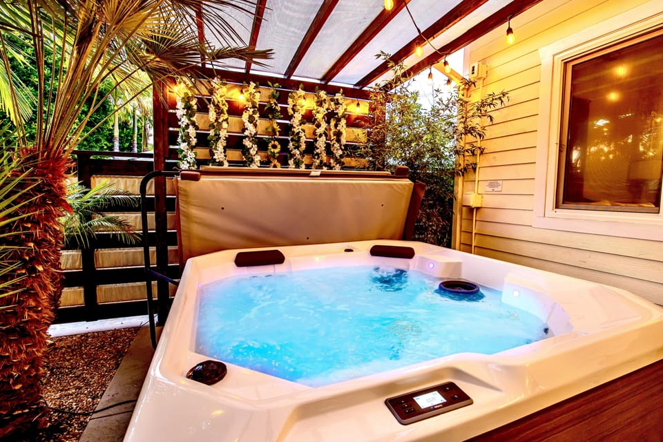 Outdoor spa tub