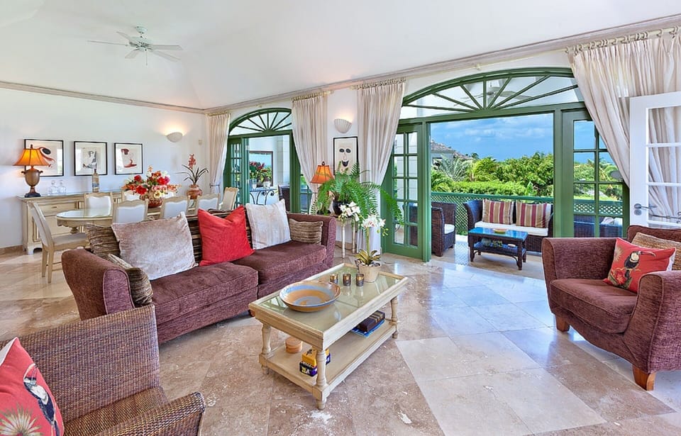 Sitting/Dining Room