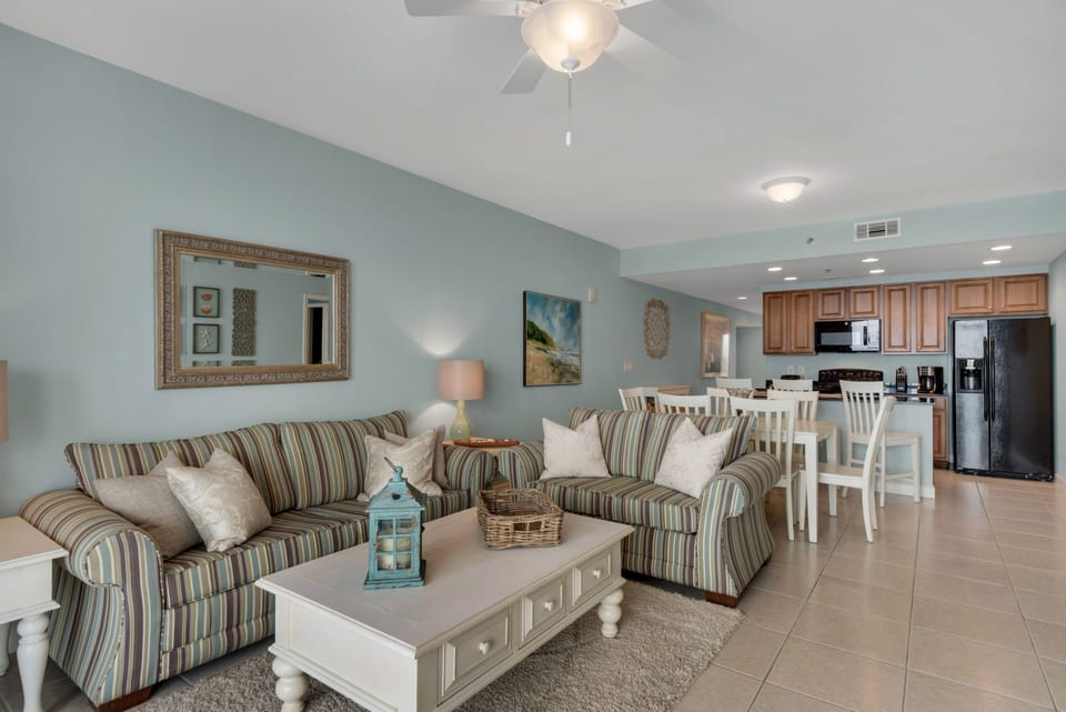Light and airy! What the beach is all about!