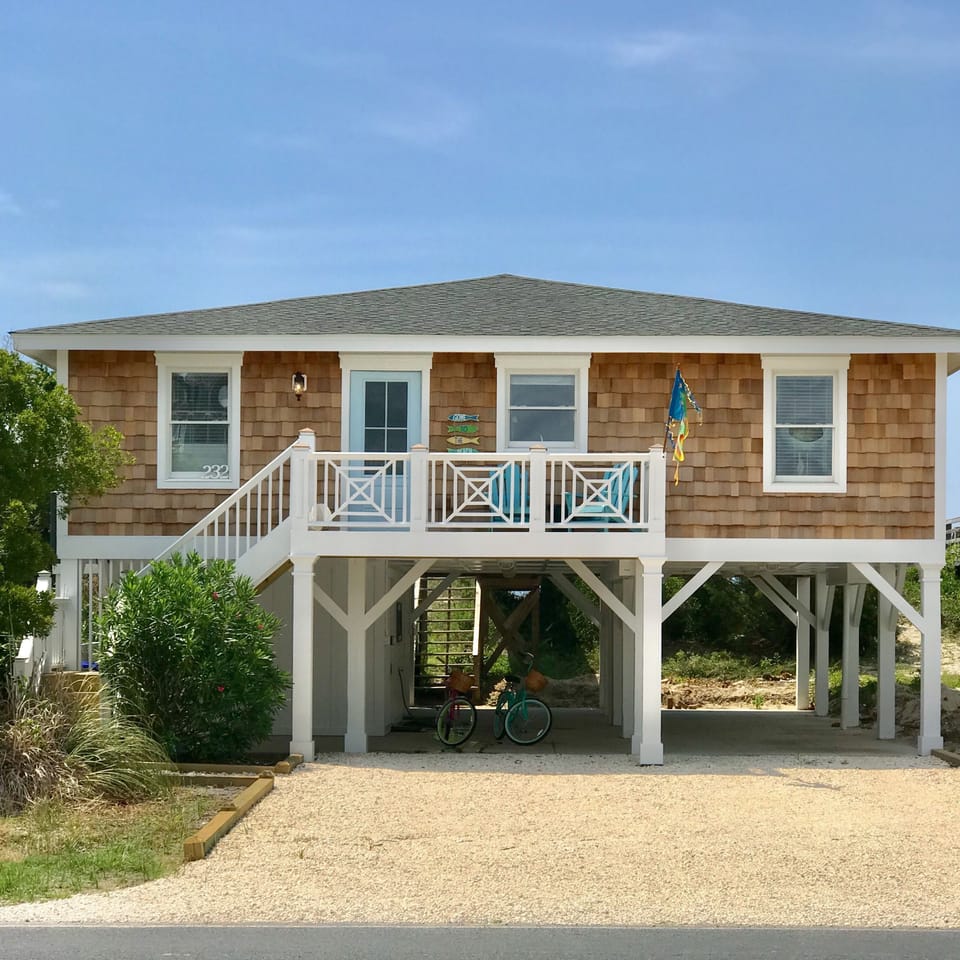 Cedar Shaker siding gives a warm welcome to our guests!