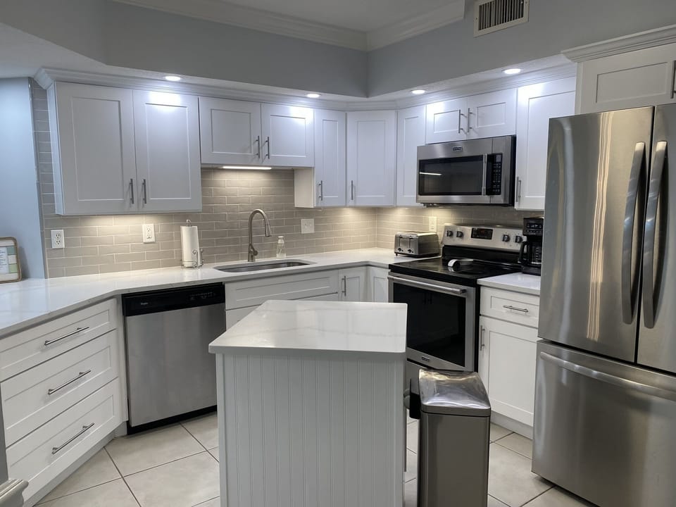 gorgeous brand new fully stocked kitchen