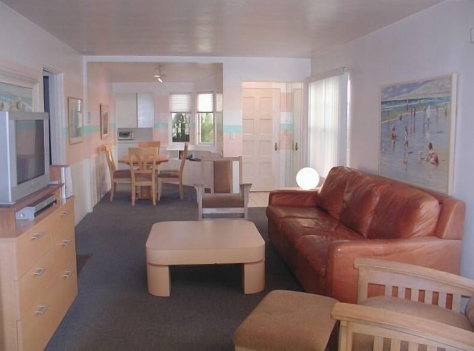 2656 Ocean Front Walk Living Room South Mission Beach