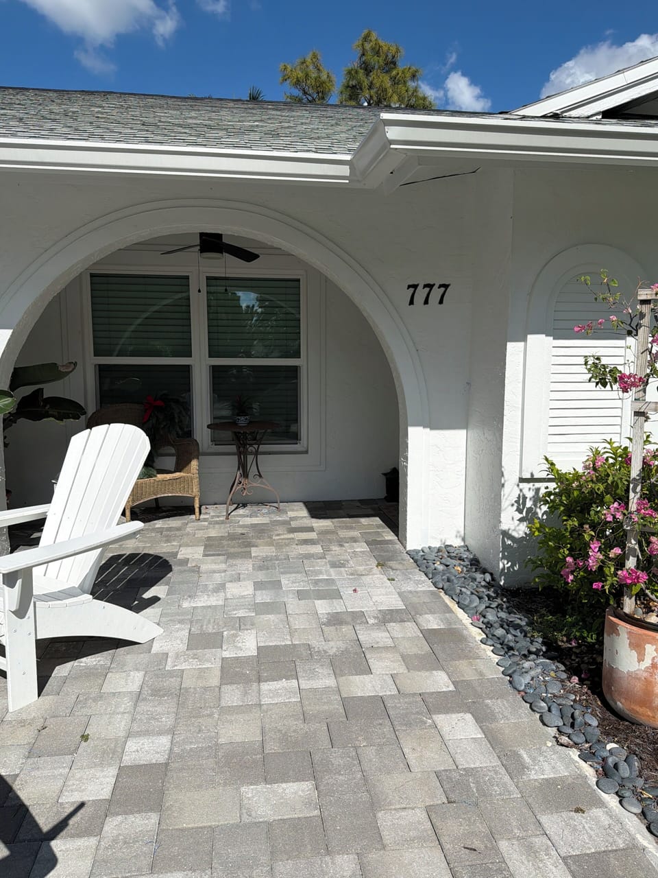 A perfect spot for your morning coffee!